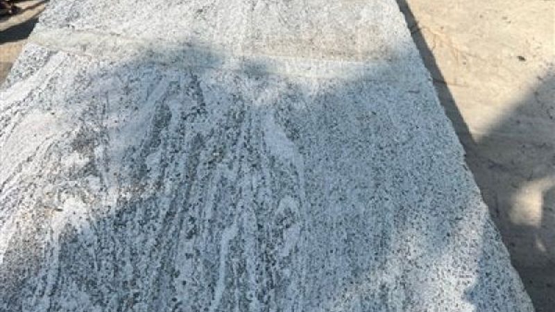 广西芝麻黑花岗岩盲道砖：品质与工艺的完美结合**